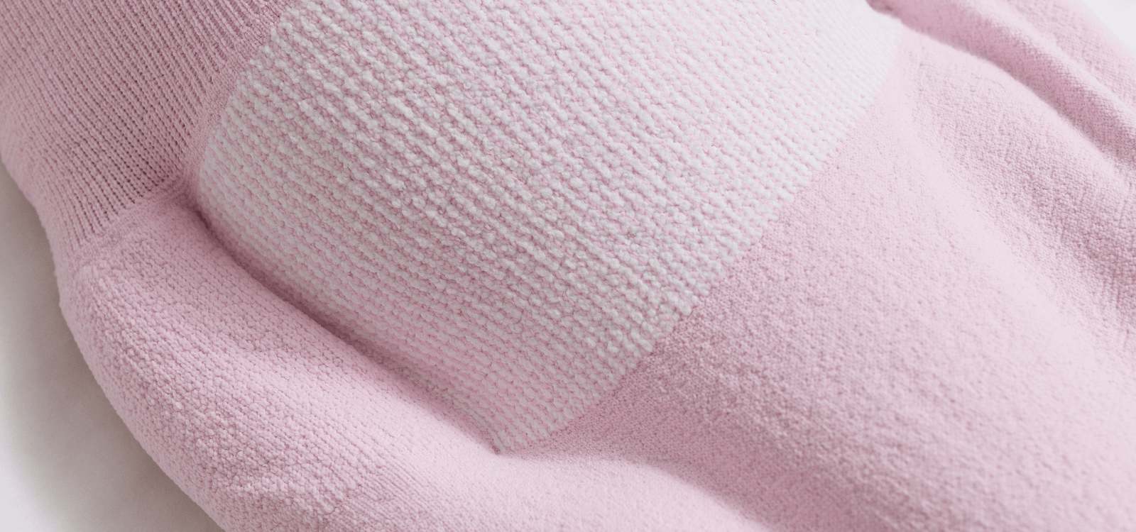 Detalhe macro da malha Knit 3D do PUPA